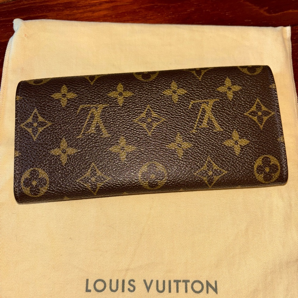 Louis Vuitton Brown Monogram Wallet - Picture 2 of 9